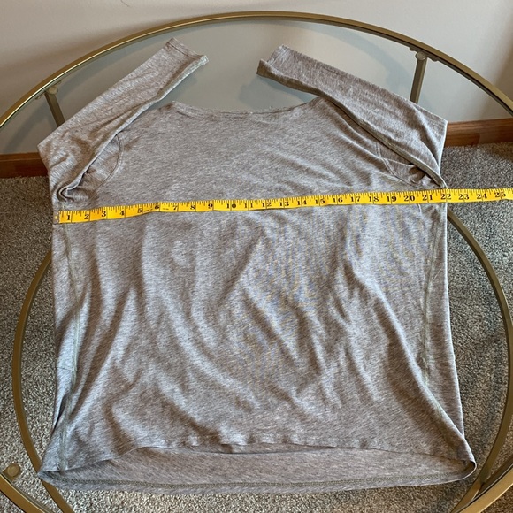 Lululemon Heathered Gray Long Sleeve Top - Picture 10 of 16